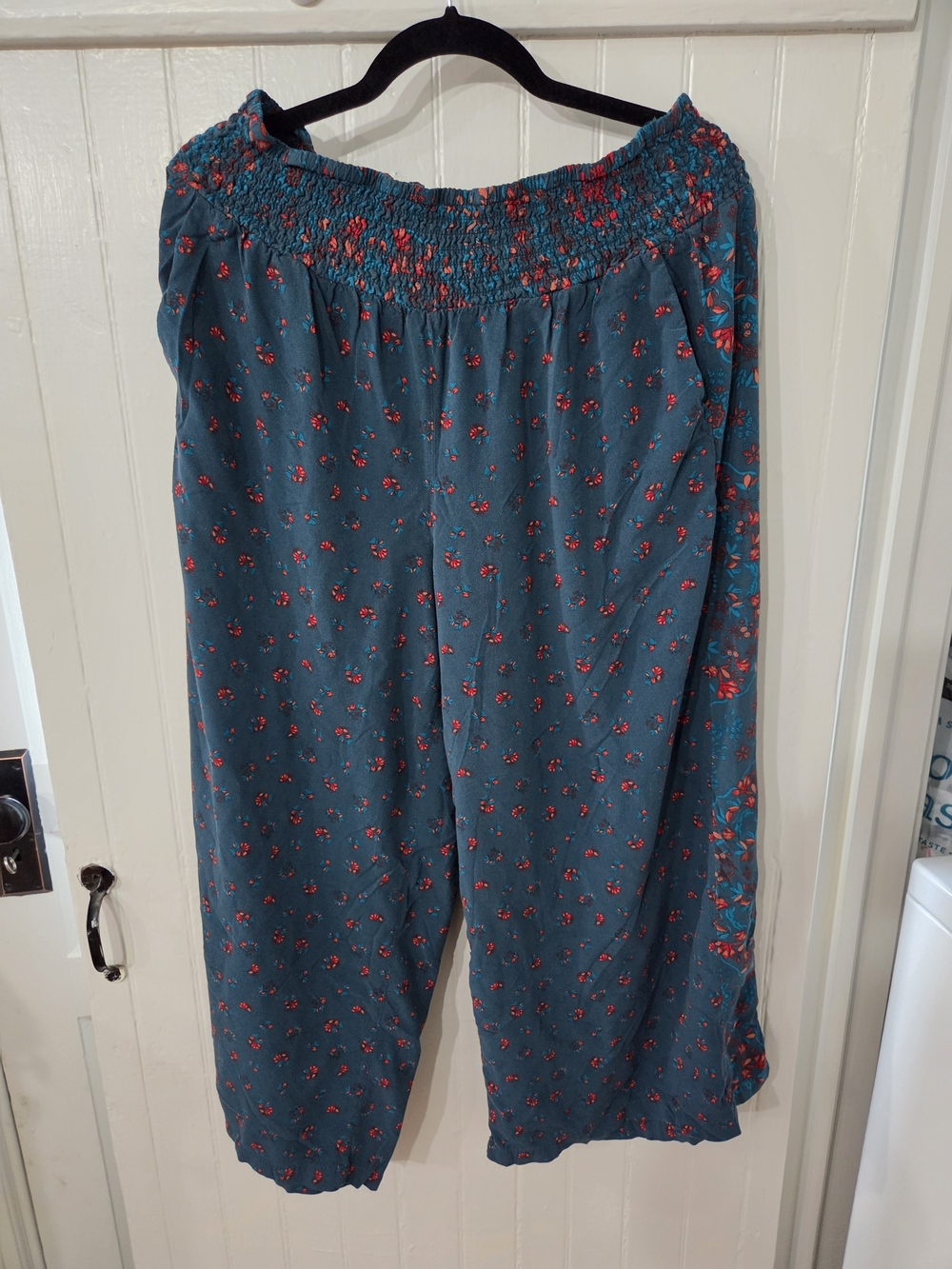 Torrid Teal Floral Pull-On Pants (Plus Size 1S)